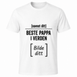 Personlig hvit herre T-skjorte med valgfritt navn og eget bilde. En stilren og personlig gave til pappa – perfekt til bursdag, farsdag eller som en hyggelig overraskelse.