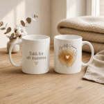 Minimalistiske kaffekrus i varm nordisk interiørstil med beige detaljer
